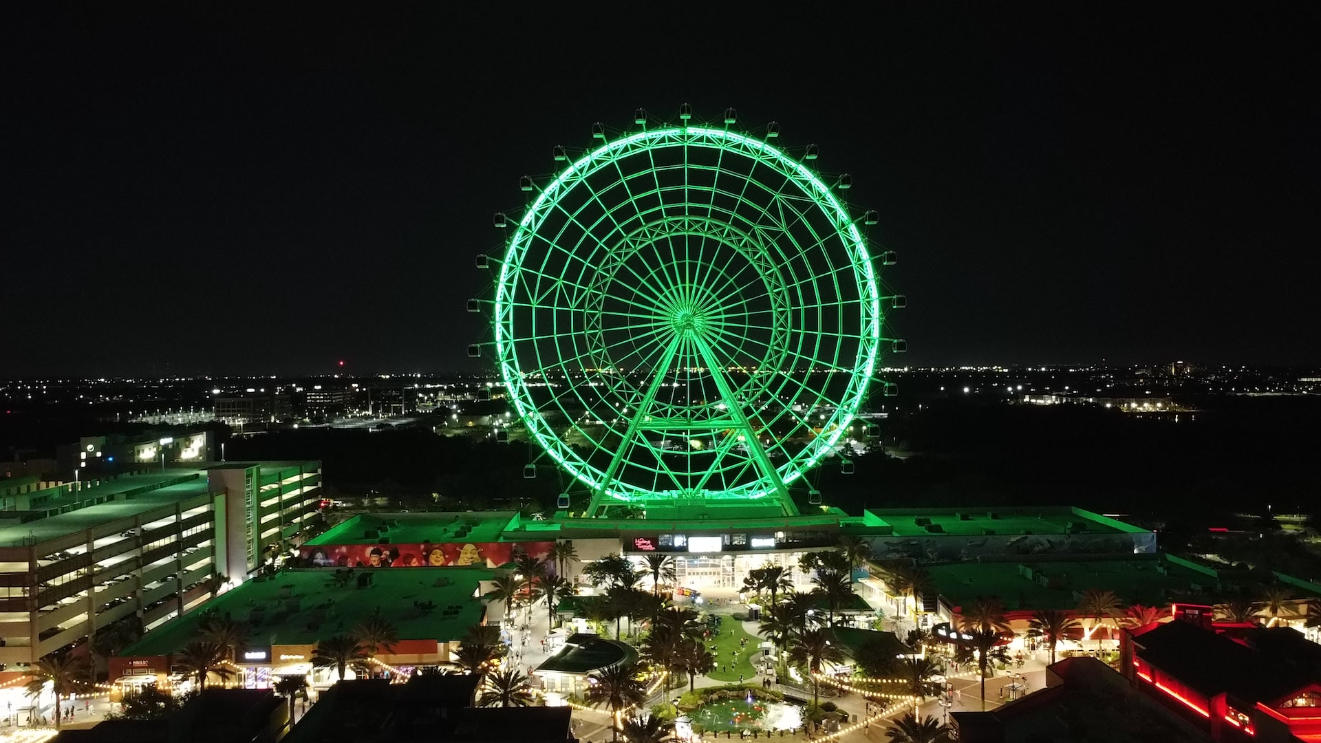 Illuminated Ferris wheel in orlando | Veteran Car Donations