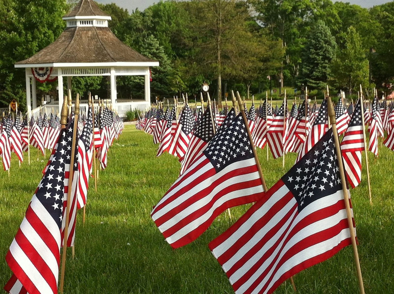 memorial-day-weekend-decor-veteran-car-donations